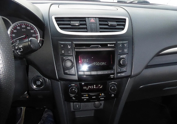 Suzuki Swift cena 28900 przebieg: 136000, rok produkcji 2012 z Radom małe 301